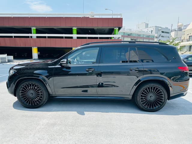 Mercedes-Benz Maybach GLS600 - View 2