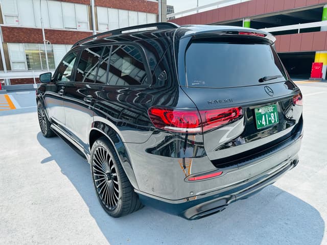 Mercedes-Benz Maybach GLS600 - View 3