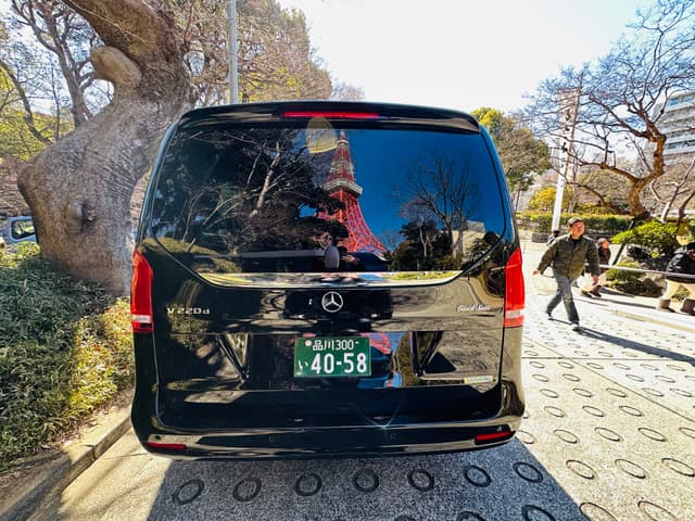 Mercedes-Benz V-Class Black Suite - View 3