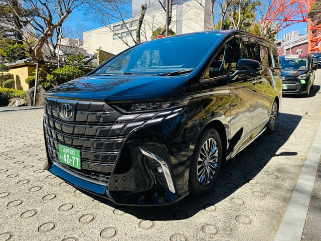Toyota Alphard Executive Lounge - View 1